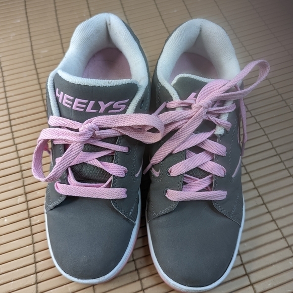 Heelys women's sz 6 gray leather wheel on heel shoes. 66pm - Picture 3 of 8